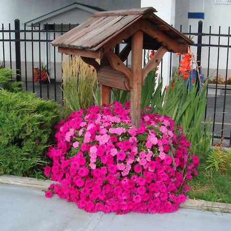 Grand Forks Inn المظهر الخارجي الصورة